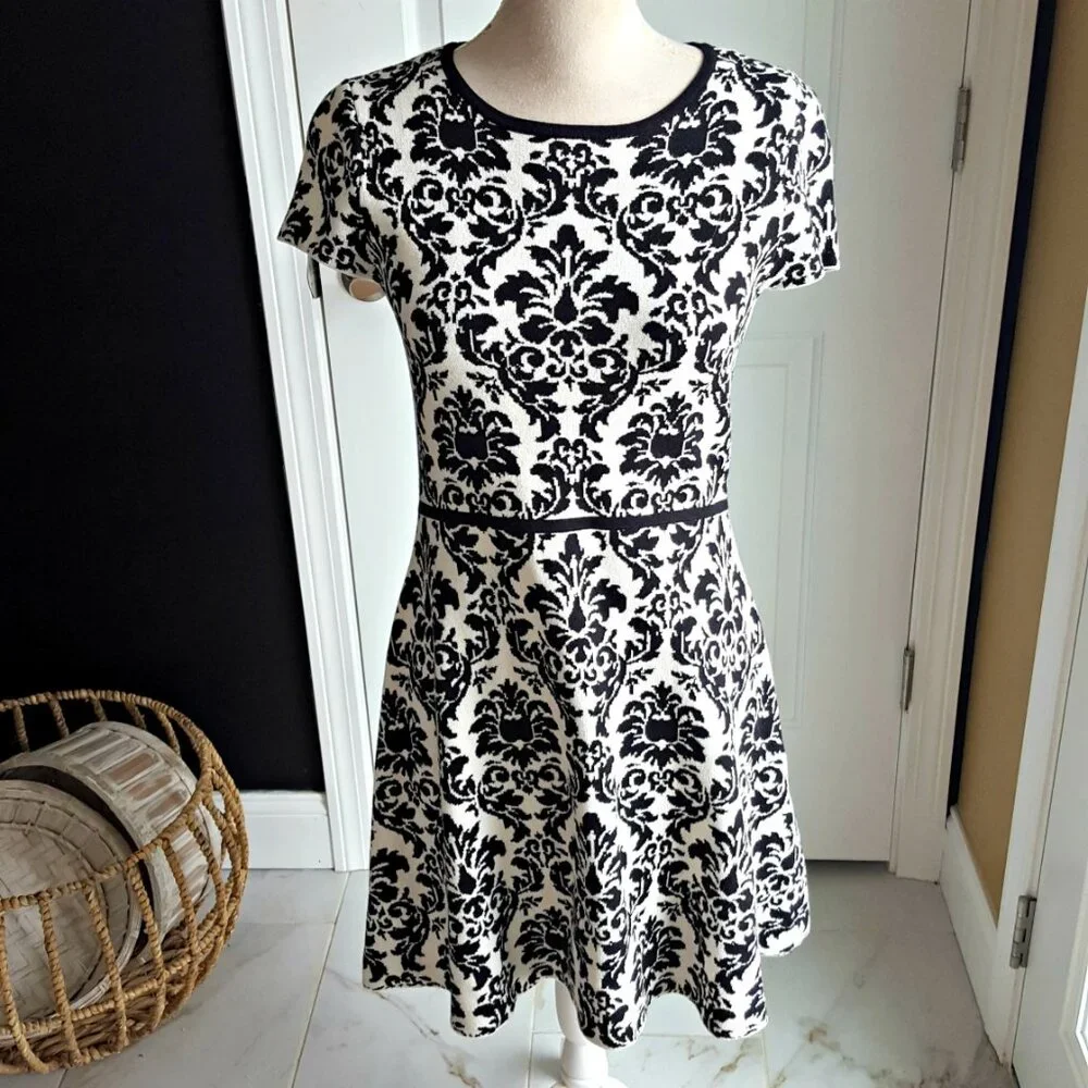 NWOT! GORGEOUS Damask SWEATER DRESS By CeCe SZ M - Picture 5 of 5